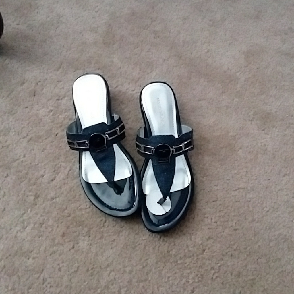 Marc Fisher Brand New Sandals